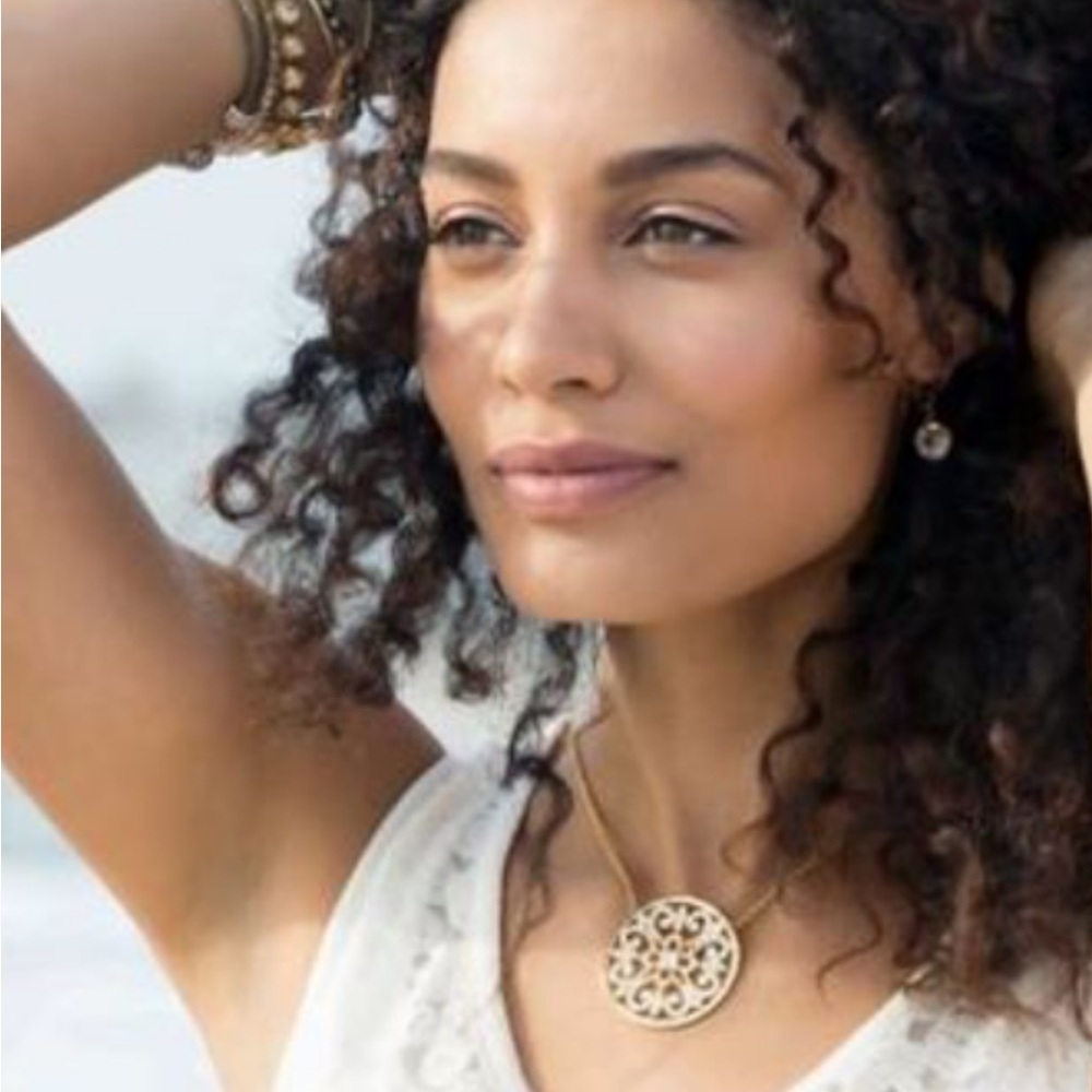 TOUCHSTONE CRYSTAL BY SWAROVSKI SILVER FILIGREE MEDALLION NECKLACE